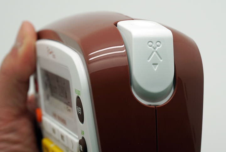 [Unbox] 不只可愛無敵，更讓生活有條有理：Brother台灣限量版「LINE FRIENDS 歡樂派對創意自黏標籤機」開箱實測！ - 阿祥的網路筆記本