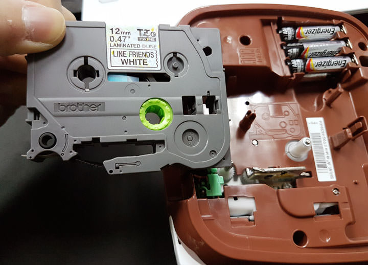 [Unbox] 不只可愛無敵，更讓生活有條有理：Brother台灣限量版「LINE FRIENDS 歡樂派對創意自黏標籤機」開箱實測！ - 阿祥的網路筆記本