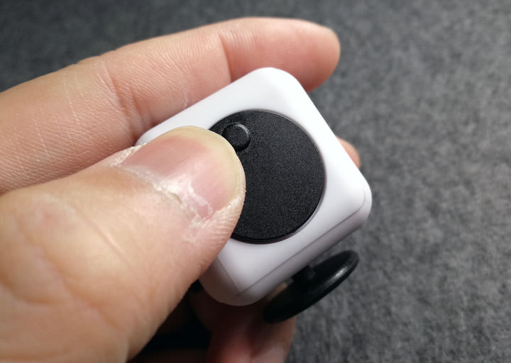 [Unbox] 壓力大？焦躁不安？試試可以讓你紓壓的無聊小物：「FIDGET CUBE 紓壓方塊」開箱囉！ - 阿祥的網路筆記本