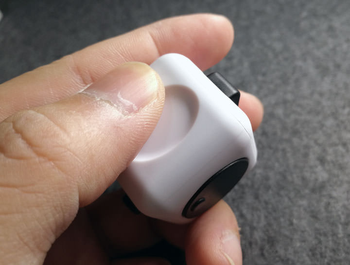[Unbox] 壓力大？焦躁不安？試試可以讓你紓壓的無聊小物：「FIDGET CUBE 紓壓方塊」開箱囉！ - 阿祥的網路筆記本