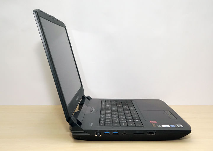 [Unbox] 頂級規格、絕佳效能的重裝旗艦！捷元第六代「ZEUS 17 宙斯機」電競筆電開箱實測！ - 阿祥的網路筆記本