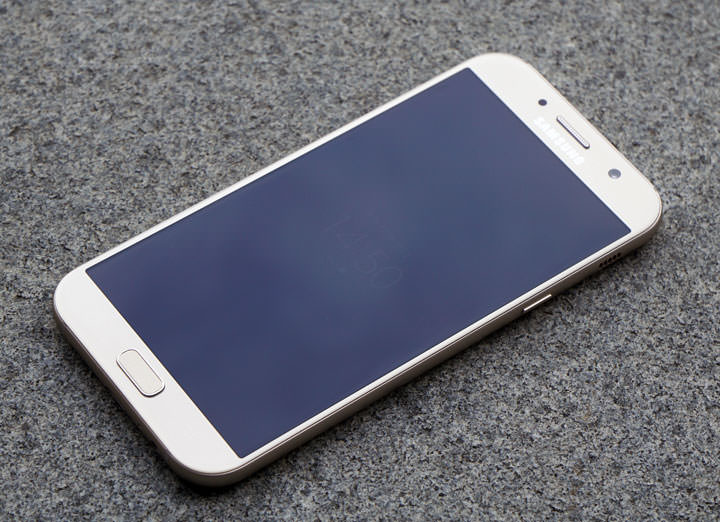 [Unbox] IP68生活防水，雙1600萬畫素鏡頭美拍：帶給你「A即精采」的三星Galaxy A7 2017年版開箱評測分享！ - 阿祥的網路筆記本