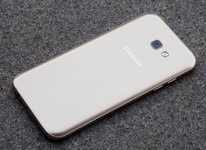 [Unbox] IP68生活防水，雙1600萬畫素鏡頭美拍：帶給你「A即精采」的三星Galaxy A7 2017年版開箱評測分享！ - 阿祥的網路筆記本