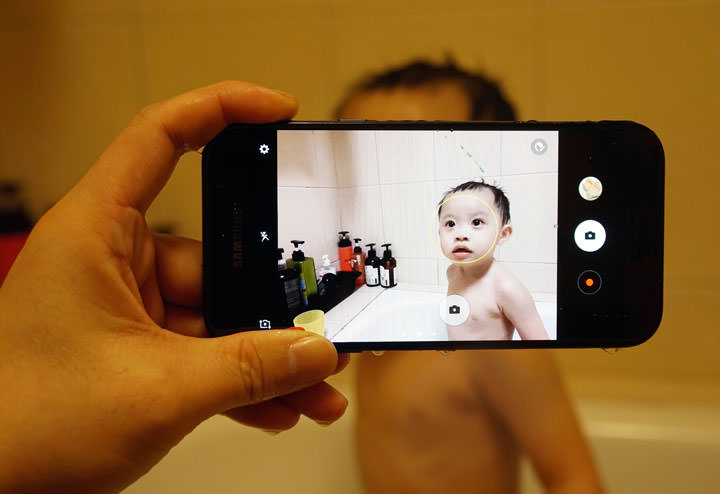 [Unbox] IP68生活防水，雙1600萬畫素鏡頭美拍：帶給你「A即精采」的三星Galaxy A7 2017年版開箱評測分享！ - 阿祥的網路筆記本