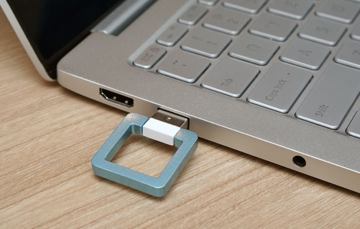 [Unbox] 才貌雙全！榮獲金點設計獎加持的「360度旋轉」隨身碟：十銓科技T162指扣碟開箱分享！ - 阿祥的網路筆記本