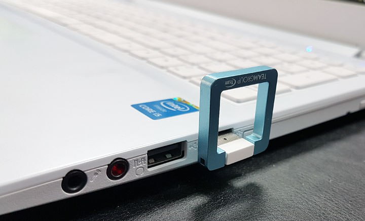 [Unbox] 才貌雙全！榮獲金點設計獎加持的「360度旋轉」隨身碟：十銓科技T162指扣碟開箱分享！ - 阿祥的網路筆記本