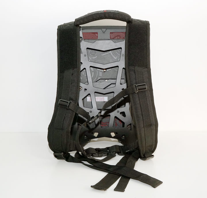 [Unbox] 少了束縛，沉浸虛擬實境更輕鬆自在：MSI VR One 背包電競主機實測！ - 阿祥的網路筆記本