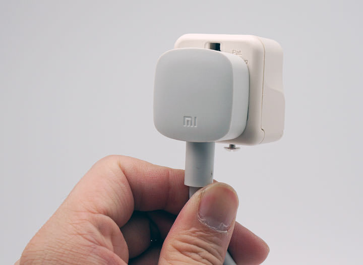 滿手3C產品需要充電?居家常備,出外旅遊的良伴:小米插線板(小米延長線)開箱與使用心得分享! - 阿祥的網路筆記本 滿手3C產品需要充電?居家常備,出外旅遊的良伴:小米插線板(小米延長線)開箱與使用心得分享! - 阿祥的網路筆記本