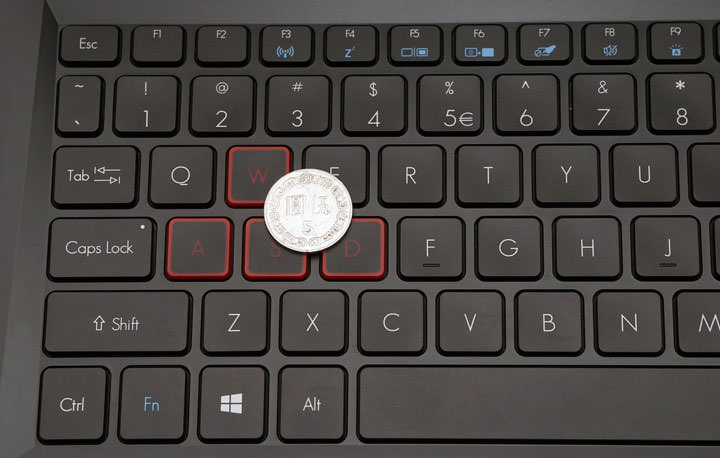 [Unbox] 筆電也走跨界風？擁有電競元素的高性價比娛樂機「Acer Aspire VX15」開箱實測！ - 阿祥的網路筆記本