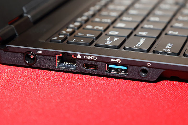 [NB] 富士通推出多介面輕薄系列「LIFEBOOK U7 Series」，主打日本精工打造、定位高規格商務市場！ - 阿祥的網路筆記本