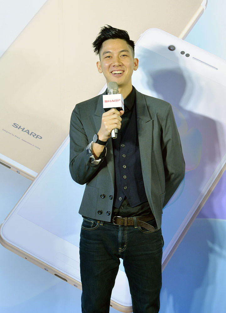 [Mobile] 主打2K高解析大螢幕、前後PDAF快速對焦相機！SHARP Z3 4月15日正式開賣！ - 阿祥的網路筆記本