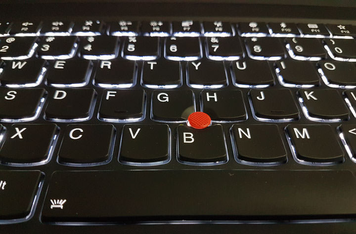 [Unbox] 輕薄、強悍、經典的高階商用筆電代名詞：第五代 Lenovo ThinkPad X1 Carbon 開箱與深度評測！ - 阿祥的網路筆記本