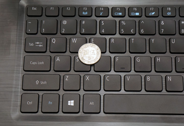 [Unbox] 允文允武，功能全方位的大尺寸旗艦：Acer Aspire V17 Nitro 深度實測 ！ - 阿祥的網路筆記本