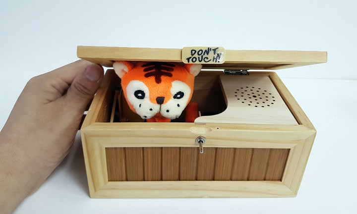 [Unbox] 真的有夠無聊，但卻有點療瘉的「無聊盒子」開箱與試玩！ - 阿祥的網路筆記本