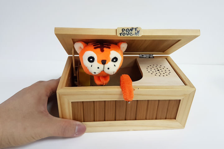 [Unbox] 真的有夠無聊，但卻有點療瘉的「無聊盒子」開箱與試玩！ - 阿祥的網路筆記本