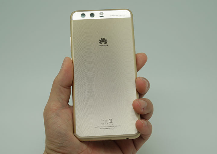 [Unbox] 信手拈來即成佳作！全球唯一「三徠卡鏡頭」智慧型手機HUAWEI P10 Plus 開箱與深度評測心得！ - 阿祥的網路筆記本