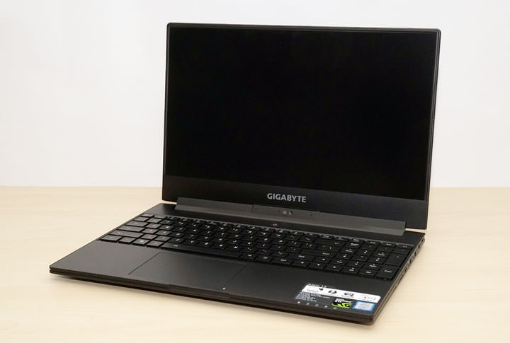 [Unbox] 誰說輕薄與效能不能兼得？商務應用與遊戲電競一機搞定的跨界筆電：GIGABYTE AERO 15開箱與深度評測！ - 阿祥的網路筆記本
