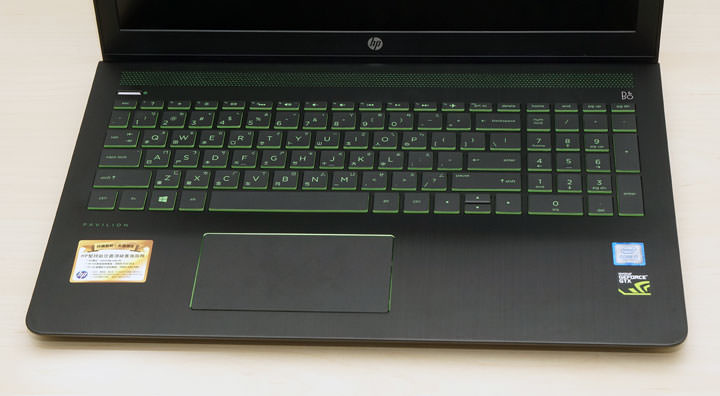 [Unbox] 工作娛樂皆宜的移動電競新選擇：HP Pavilion Gaming 15-cb011T 開箱與深度評測！ - 阿祥的網路筆記本