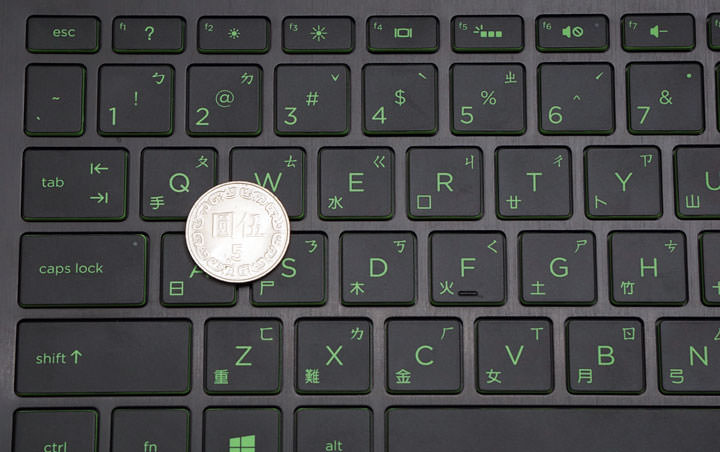 [Unbox] 工作娛樂皆宜的移動電競新選擇：HP Pavilion Gaming 15-cb011T 開箱與深度評測！ - 阿祥的網路筆記本