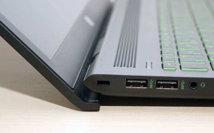 [Unbox] 工作娛樂皆宜的移動電競新選擇：HP Pavilion Gaming 15-cb011T 開箱與深度評測！ - 阿祥的網路筆記本