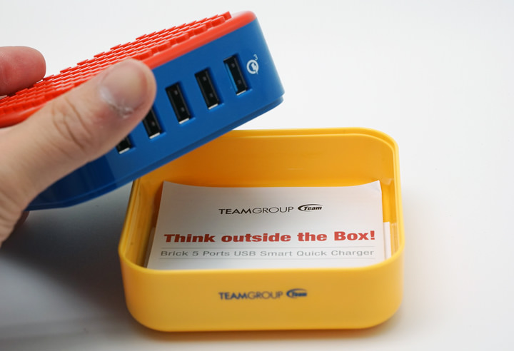 [Unbox] 多彩繽紛還相容樂高積木！支援 QC 3.0 快充技術的多埠充電器「Team Group WD02 方塊充」開箱與使用心得！ - 阿祥的網路筆記本