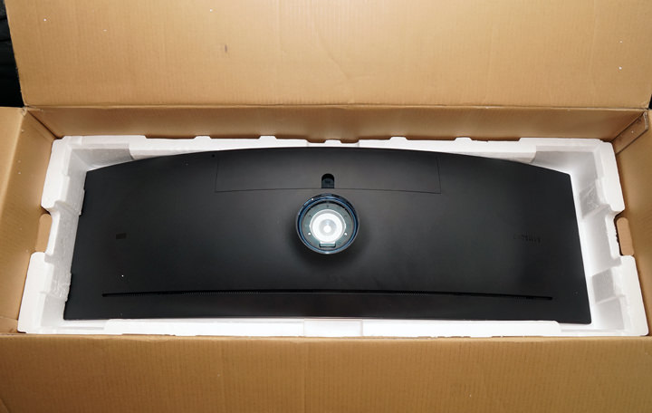 [Unbox] 一台抵兩台！不僅遊戲體驗爽感十足，更讓是工作好夥伴：三星全球首款49吋32:9 超寬曲面電競螢幕「CHG90」開箱評測！ - 阿祥的網路筆記本