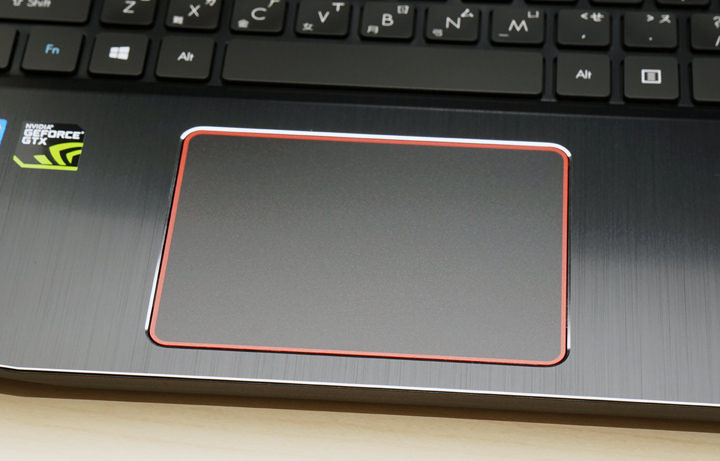 [Unbox] Acer Predator 電競家族新血 Helios 300 實測：優質外觀搭配絕佳效能的遊戲利器！ - 阿祥的網路筆記本