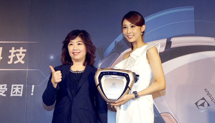 [Hands-On] 伊萊克斯在台推出 3D 超視能科技掃地機器人「PUREi9」！特色功能介紹與實測心得！ - 阿祥的網路筆記本