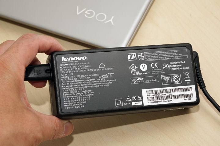 [Unbox] 俐落美型且一機多用的全才型筆電：Lenovo Yoga 720 深度實測！ - 阿祥的網路筆記本