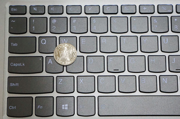 [Unbox] 俐落美型且一機多用的全才型筆電：Lenovo Yoga 720 深度實測！ - 阿祥的網路筆記本