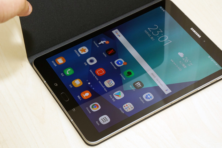 [Unbox] 妥善保護你的 Galaxy Tab S3！磁吸易用，兩段角度可調整的「原廠書本式皮套」開箱囉！ - 阿祥的網路筆記本