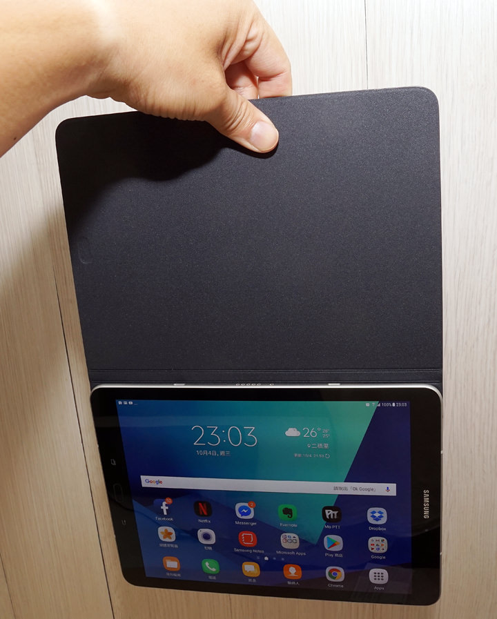 [Unbox] 妥善保護你的 Galaxy Tab S3！磁吸易用，兩段角度可調整的「原廠書本式皮套」開箱囉！ - 阿祥的網路筆記本
