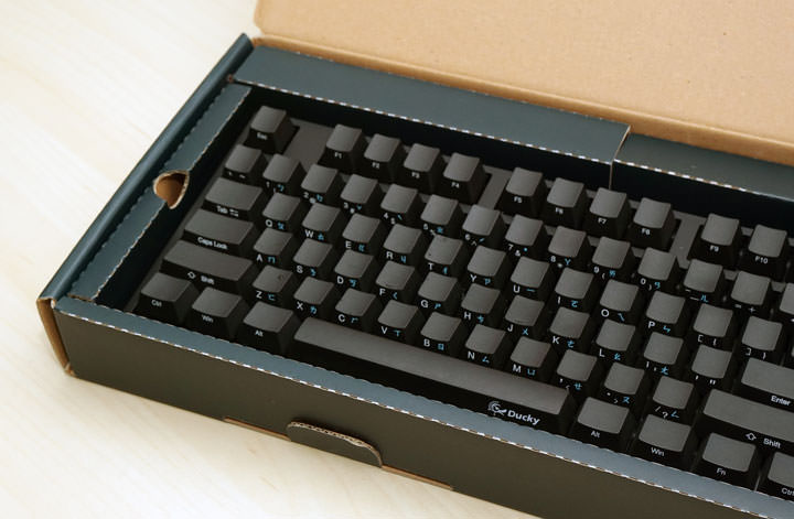 [Unbox] 手感好、視覺感優異！碼農、文字工作者必備「創傑 Ducky ONE PBT 側刻版 青軸」機械式鍵盤開箱分享！ - 阿祥的網路筆記本