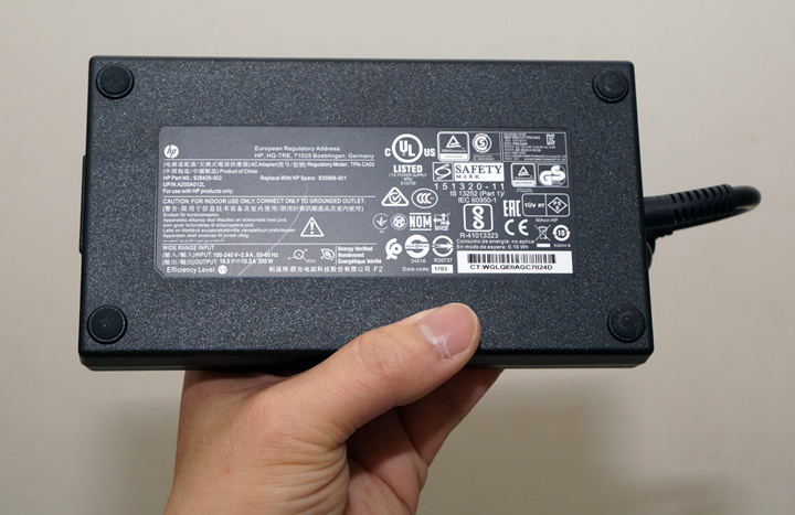 [Unbox] 功能全面、高可靠性的第四代「行動工作站」重裝旗艦：HP ZBook 17 G4 開箱與深度評測！ - 阿祥的網路筆記本