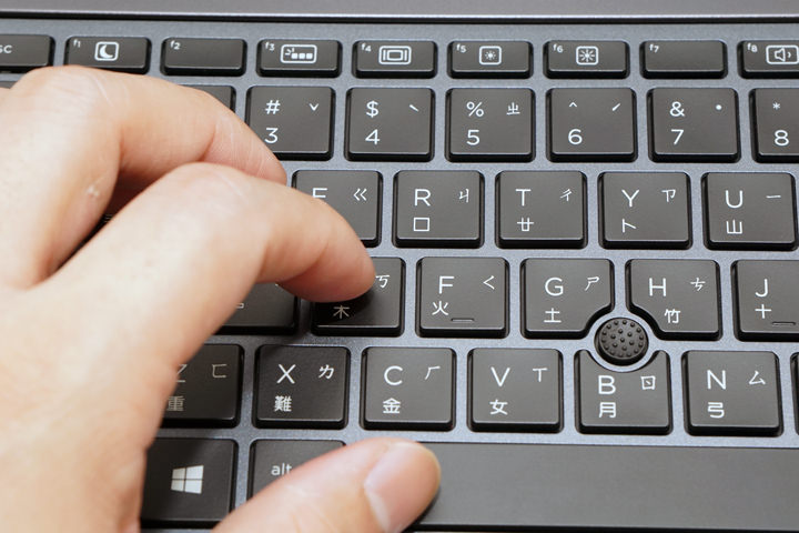 [Unbox] 功能全面、高可靠性的第四代「行動工作站」重裝旗艦：HP ZBook 17 G4 開箱與深度評測！ - 阿祥的網路筆記本