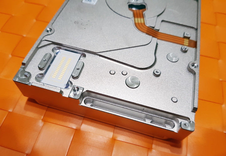 [Unbox] Seagate IronWolf 那嘶狼 12TB來了！容量更大、效能表現更優異的高密度儲存 NAS硬碟開箱實測！ - 阿祥的網路筆記本