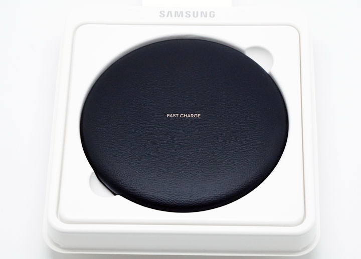 [Unbox] 三星折疊式無線閃充充電座開箱！躺著充，站著充，都非常好充！ - 阿祥的網路筆記本