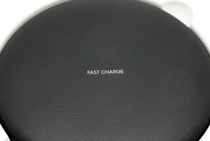 [Unbox] 三星折疊式無線閃充充電座開箱！躺著充，站著充，都非常好充！ - 阿祥的網路筆記本