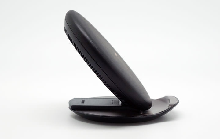 [Unbox] 三星折疊式無線閃充充電座開箱！躺著充，站著充，都非常好充！ - 阿祥的網路筆記本