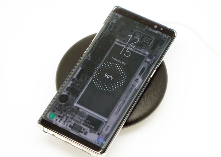 [Unbox] 三星折疊式無線閃充充電座開箱！躺著充，站著充，都非常好充！ - 阿祥的網路筆記本