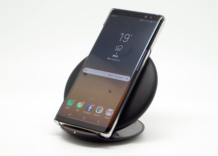 [Unbox] 三星折疊式無線閃充充電座開箱！躺著充，站著充，都非常好充！ - 阿祥的網路筆記本