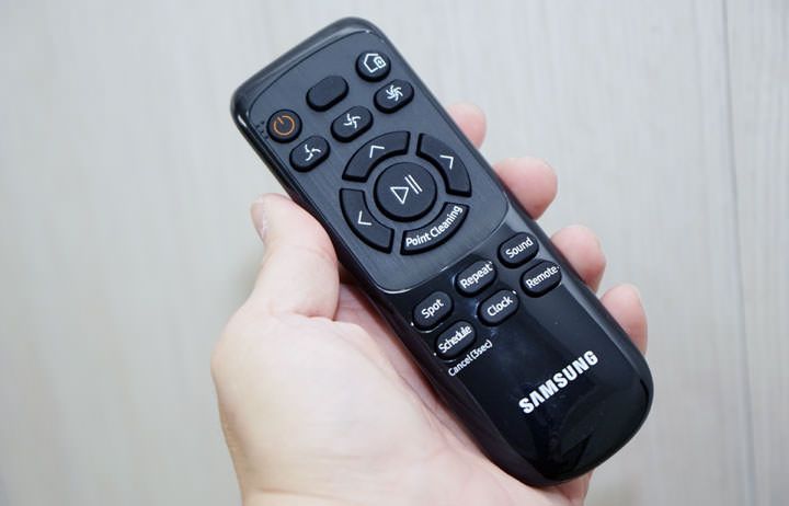 [Unbox] 家有寵物、過敏兒好困擾？ Samsung 新一代 「POWERbot 極勁氣旋機器人」40X 極勁吸力讓家中毛毛一乾二淨～而且完全不用你動手！ - 阿祥的網路筆記本