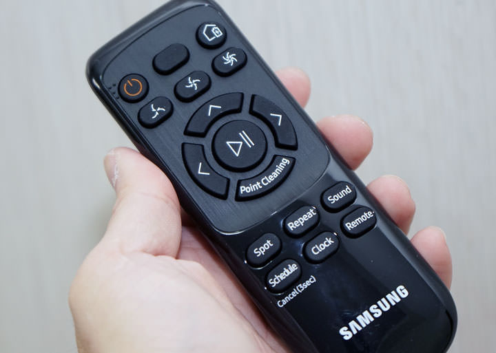 [Unbox] 家有寵物、過敏兒好困擾？ Samsung 新一代 「POWERbot 極勁氣旋機器人」40X 極勁吸力讓家中毛毛一乾二淨～而且完全不用你動手！ - 阿祥的網路筆記本