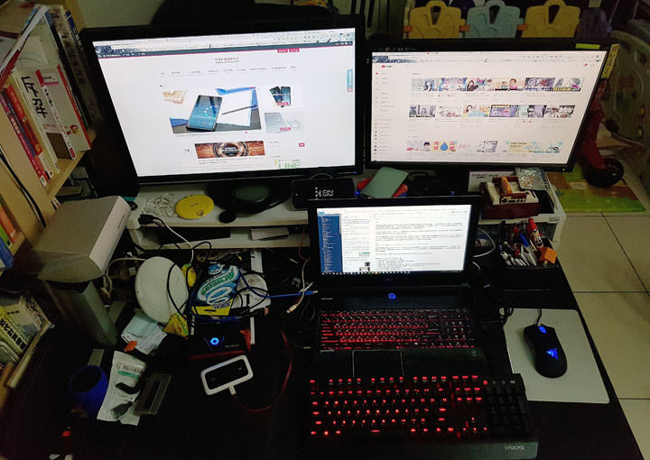 [Unbox] 穩穩地撐住兩個 32吋以上的大螢幕：「Xergo 雙延伸臂雙螢幕C型夾桌支撐架」開箱囉！ - 阿祥的網路筆記本