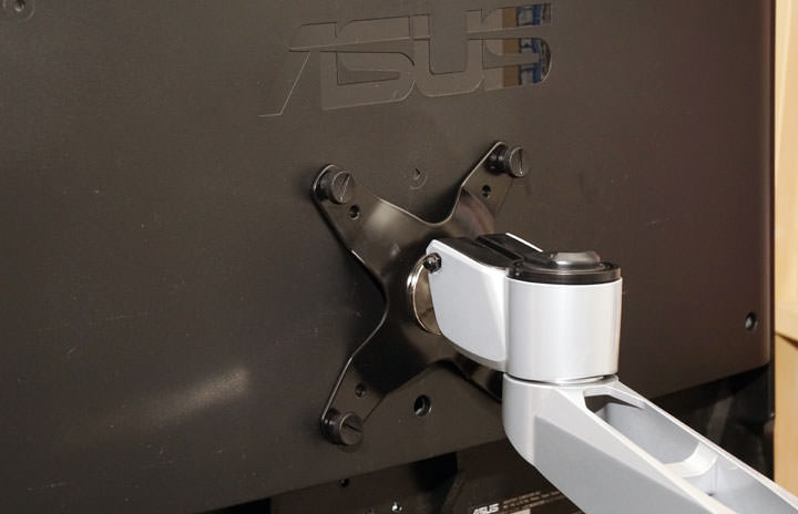 [Unbox] 穩穩地撐住兩個 32吋以上的大螢幕：「Xergo 雙延伸臂雙螢幕C型夾桌支撐架」開箱囉！ - 阿祥的網路筆記本