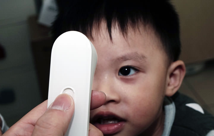 育兒必備神器！非接觸式、快速測量體溫能力的「米家 iHealth 體溫計」開箱與使用心得分享！ - 阿祥的網路筆記本