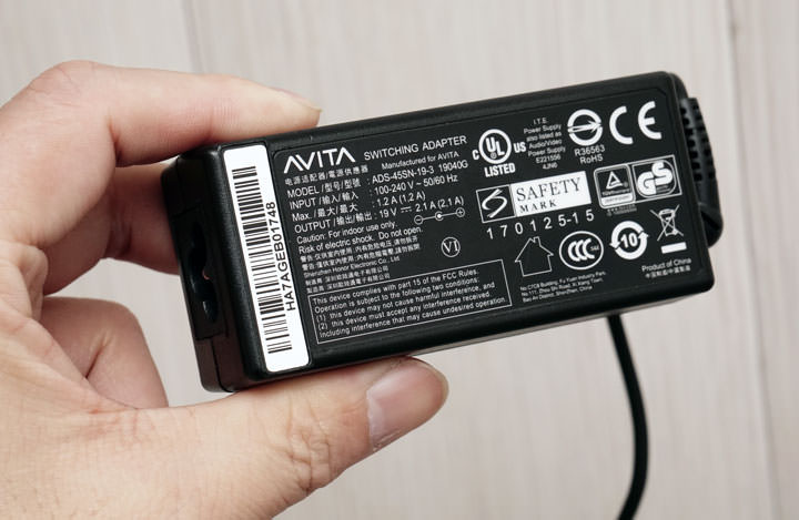 [Unbox] 外型吸睛，細部體現低調奢華感 的美國潮牌筆電「AVITA LIBER」型酷黑開箱實測分享！ - 阿祥的網路筆記本