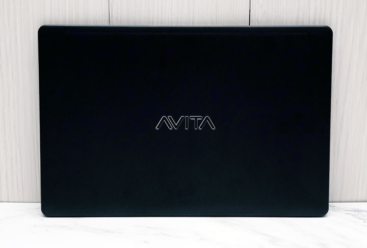 [Unbox] 外型吸睛，細部體現低調奢華感 的美國潮牌筆電「AVITA LIBER」型酷黑開箱實測分享！ - 阿祥的網路筆記本
