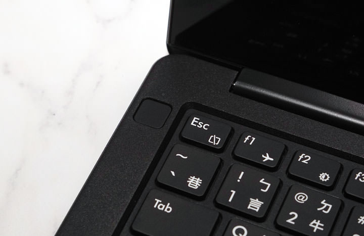 [Unbox] 外型吸睛，細部體現低調奢華感 的美國潮牌筆電「AVITA LIBER」型酷黑開箱實測分享！ - 阿祥的網路筆記本