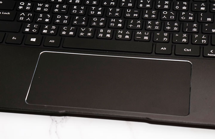 [Unbox] 外型吸睛，細部體現低調奢華感 的美國潮牌筆電「AVITA LIBER」型酷黑開箱實測分享！ - 阿祥的網路筆記本